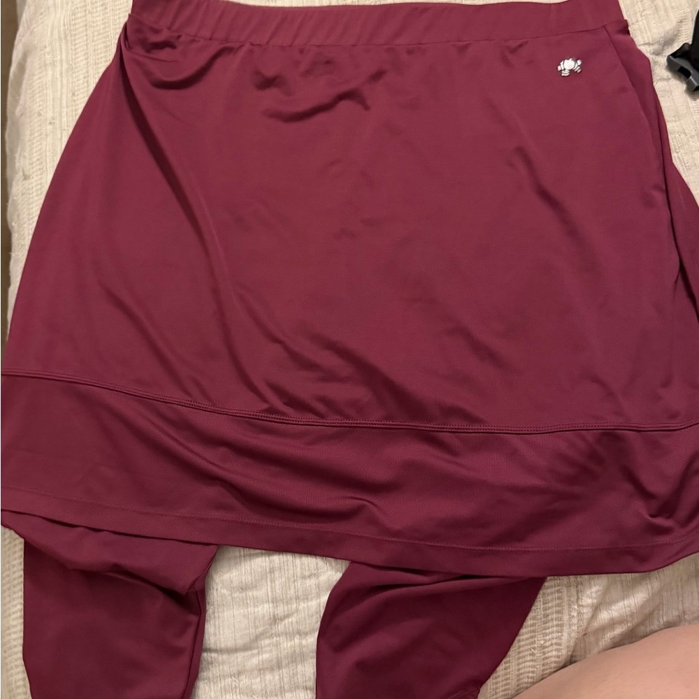 Women's snoga Skort in Plumb